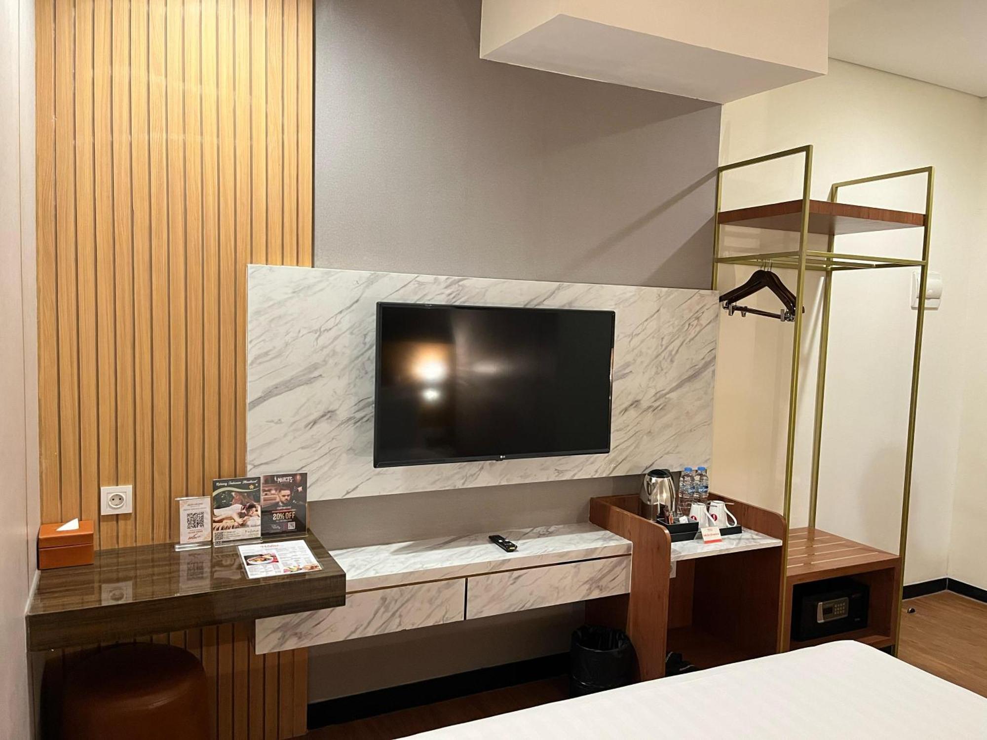 D'Primahotel Airport Jakarta Terminal 3 Wellness Center تانجيرانغْ المظهر الخارجي الصورة
